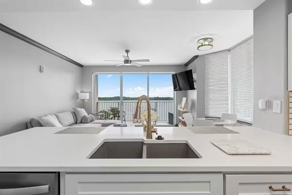 13415 BLUE HERON BEACH DRIVE 410 photo 10