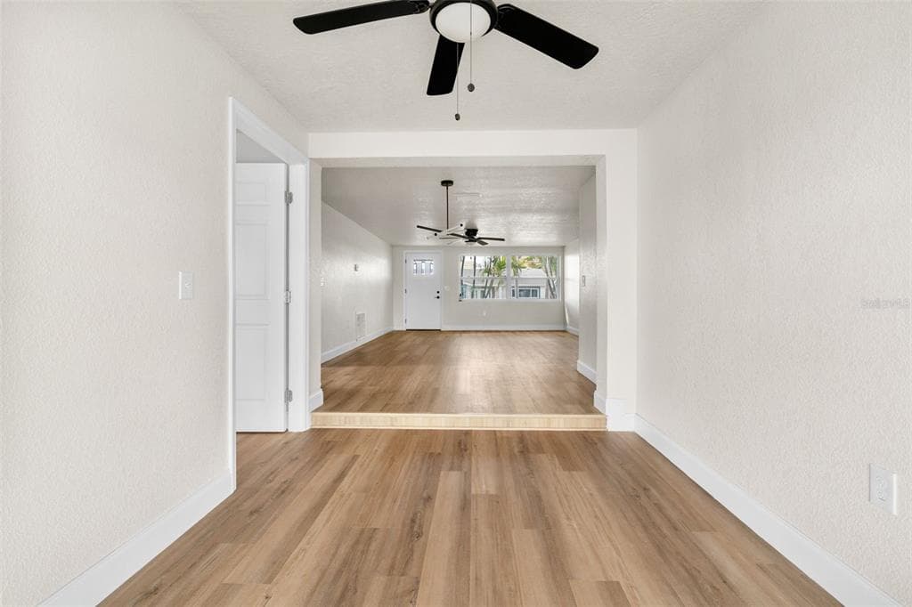 13804 VICTOR AVENUE photo 17