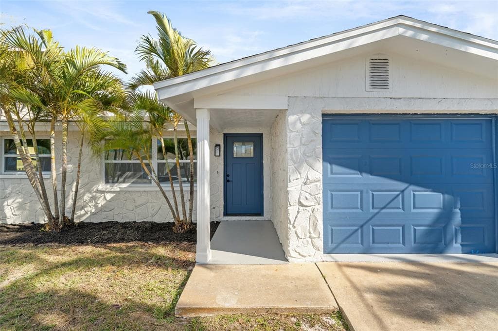 13804 VICTOR AVENUE photo 1