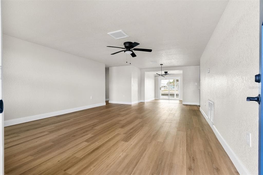 13804 VICTOR AVENUE photo 5