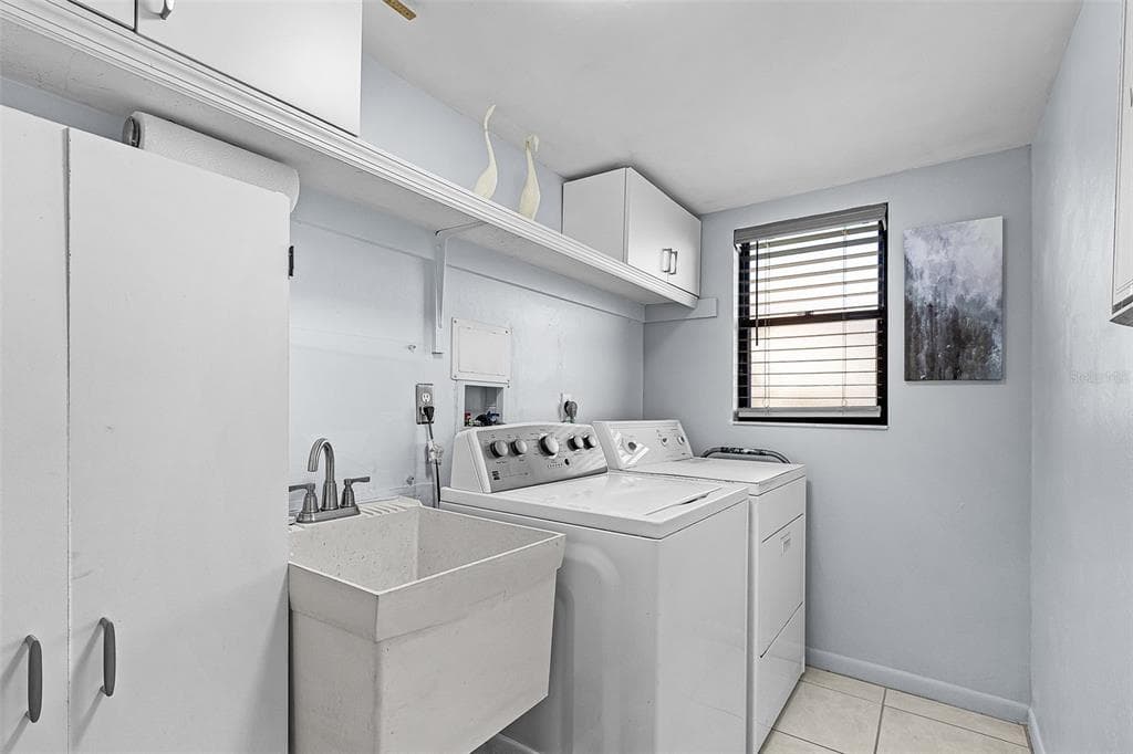 3831 SE 11TH PLACE 101 photo 14