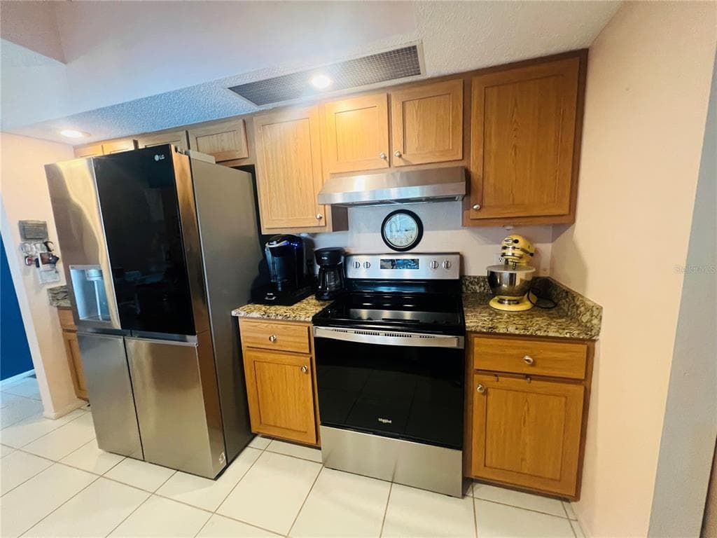 2132 ABSCOTT STREET photo 9