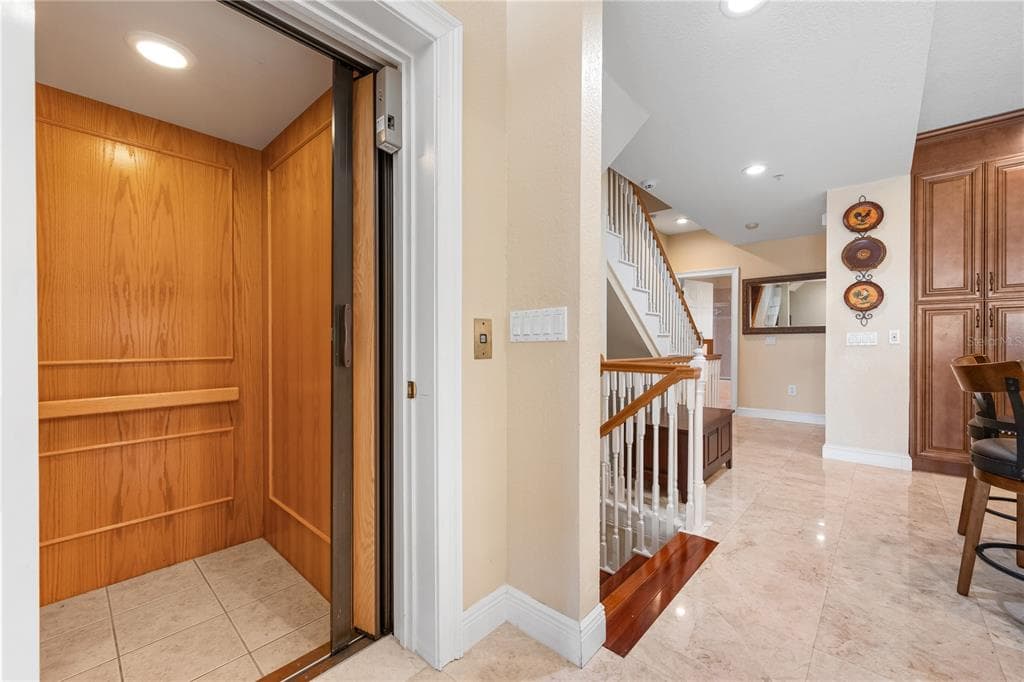 9923 MANATEE AVENUE W photo 17