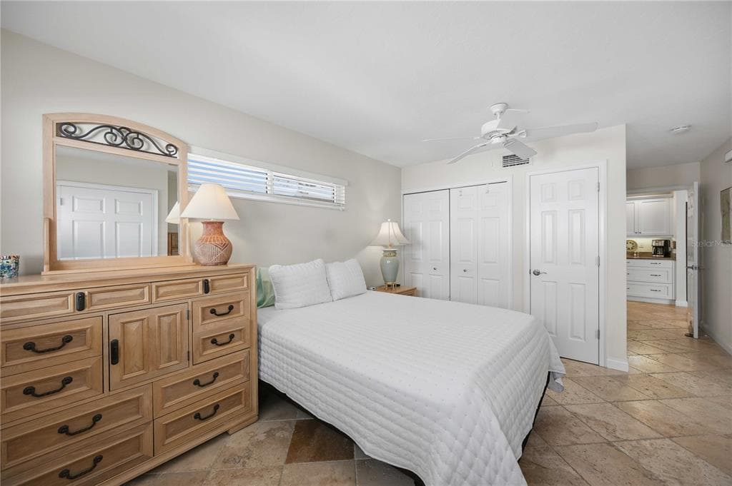 6005 MIDNIGHT PASS ROAD N4 photo 20