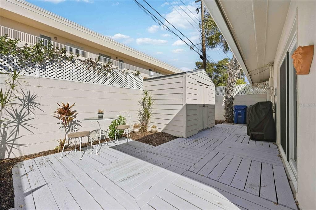6005 MIDNIGHT PASS ROAD N4 photo 18