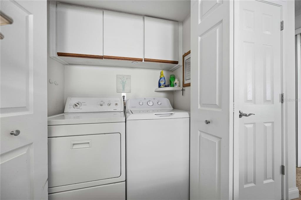 6005 MIDNIGHT PASS ROAD N4 photo 21