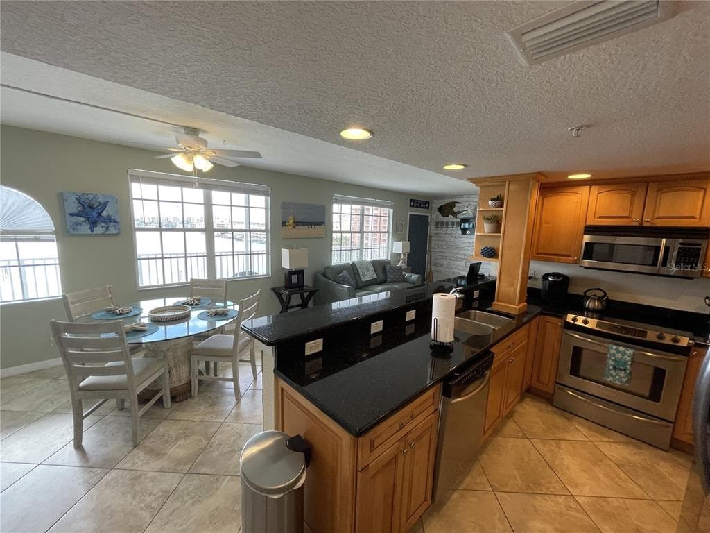 445 HAMDEN DRIVE #505 1