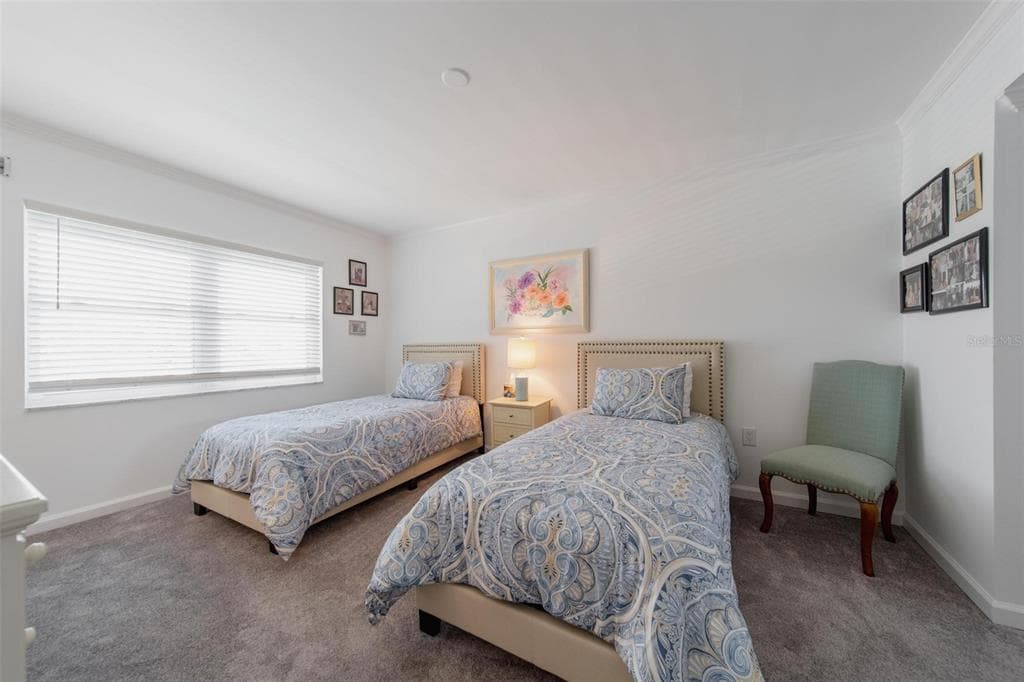 5020 BRITTANY DRIVE S 324 photo 25