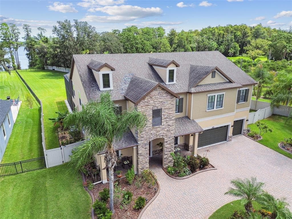 2566 LAKE MANOR DRIVE 3