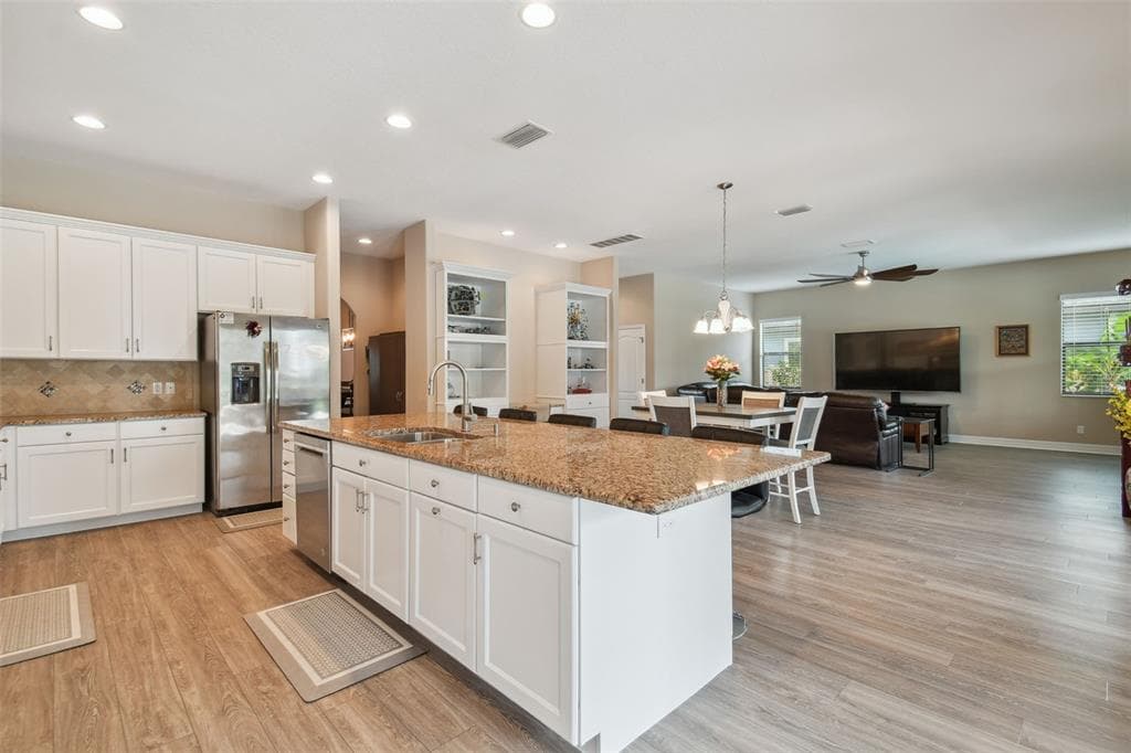 2566 LAKE MANOR DRIVE photo 21