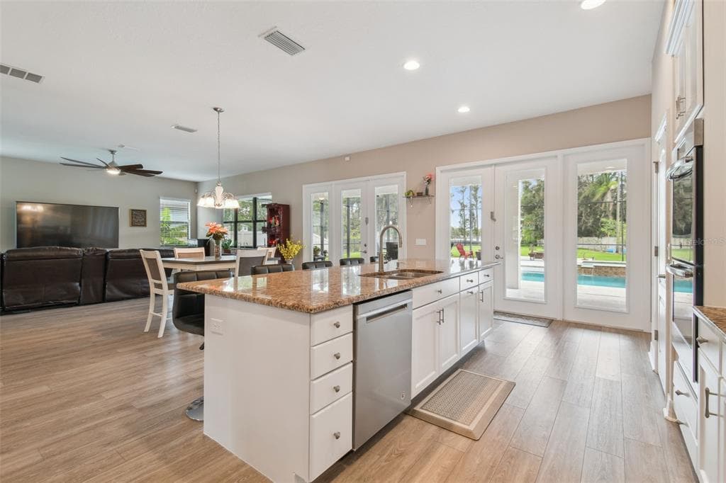 2566 LAKE MANOR DRIVE photo 22