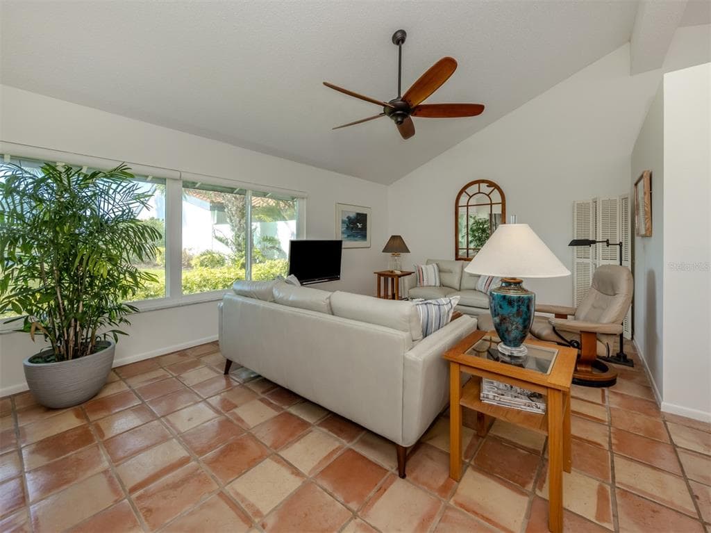 786 SARABAY ROAD 19 photo 19