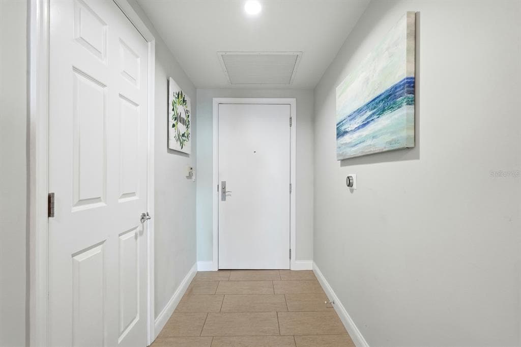 231 RIVERSIDE DRIVE 1702 photo 6