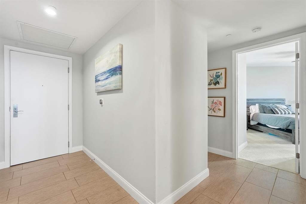 231 RIVERSIDE DRIVE 1702 photo 7