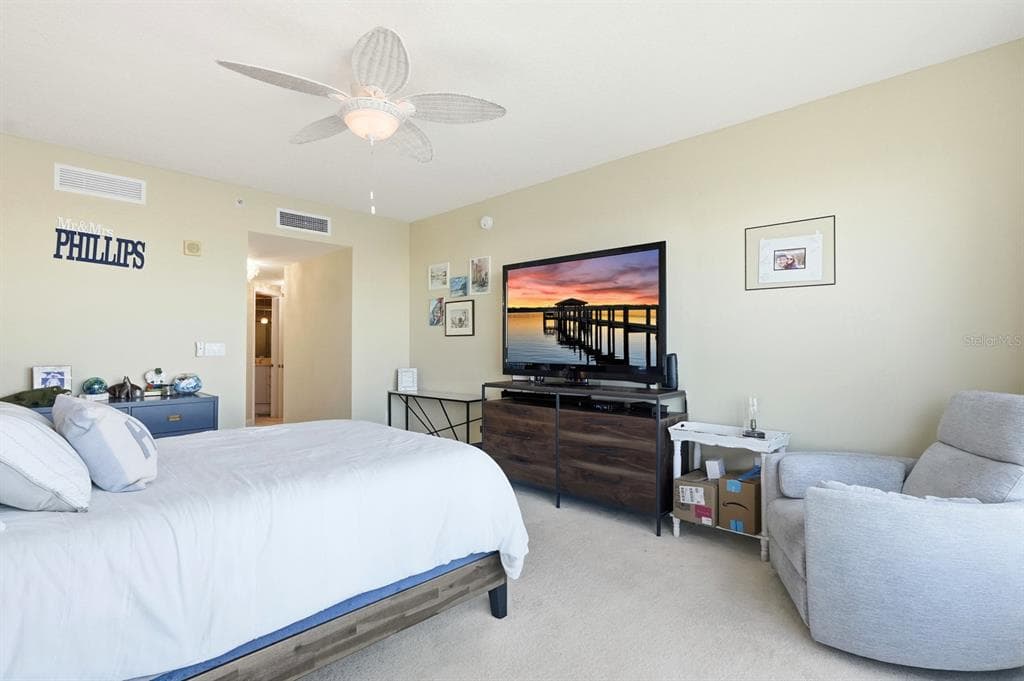 231 RIVERSIDE DRIVE 1702 photo 24