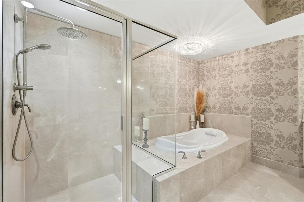 231 RIVERSIDE DRIVE 1702 photo 25