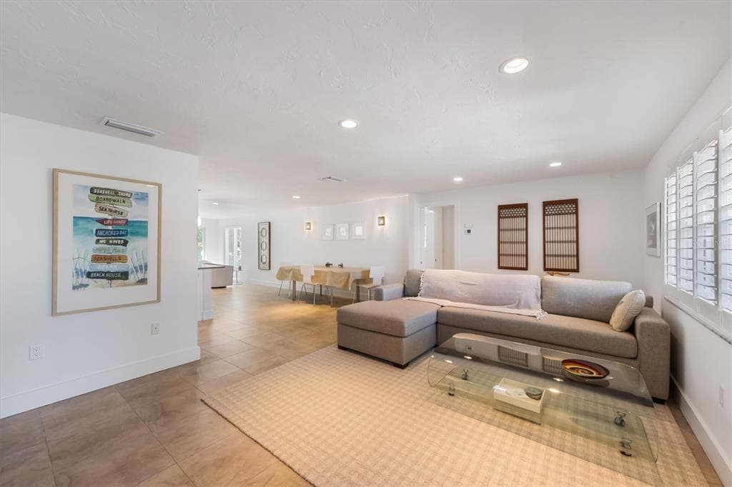 413 POINSETTIA ROAD photo 5