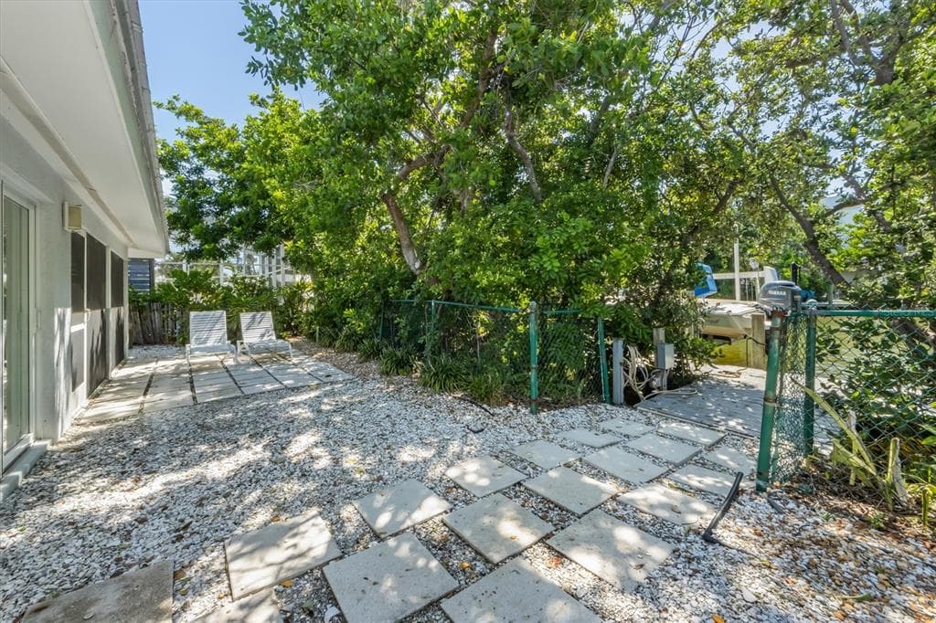 413 POINSETTIA ROAD photo 25