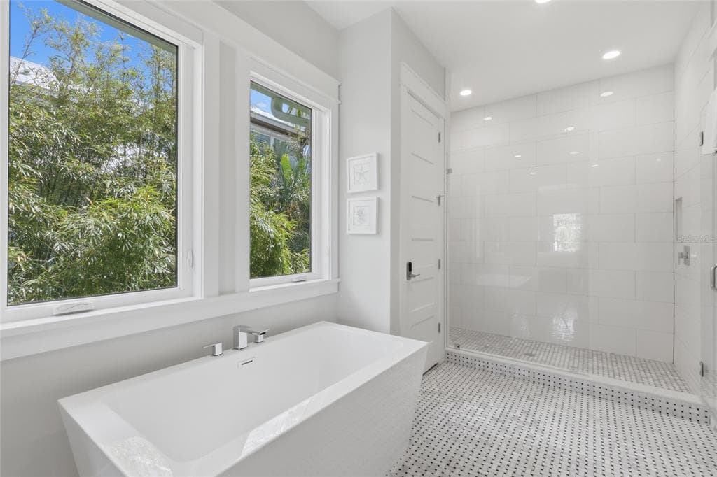 50 N SHORE DRIVE photo 23