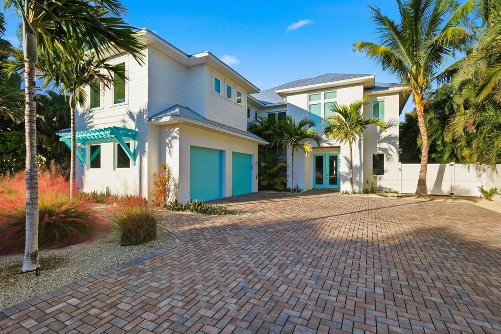 50 N SHORE DRIVE 2