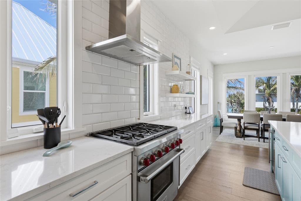 50 N SHORE DRIVE photo 13
