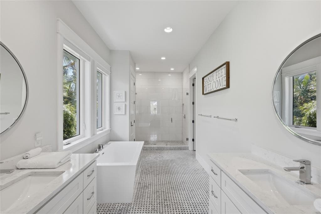 50 N SHORE DRIVE photo 21