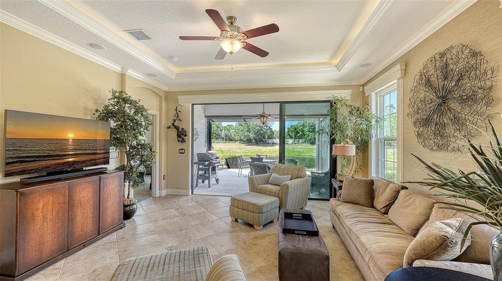 5352 VACCARO COURT photo 6