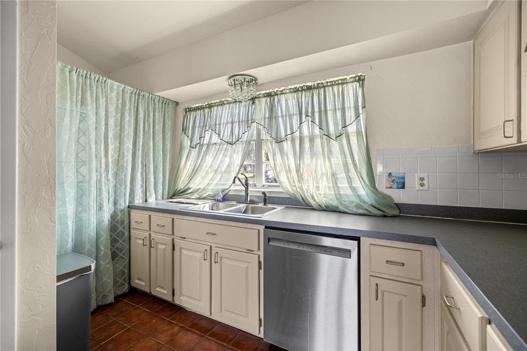 11001 SE SUNSET HARBOR ROAD B14 photo 15