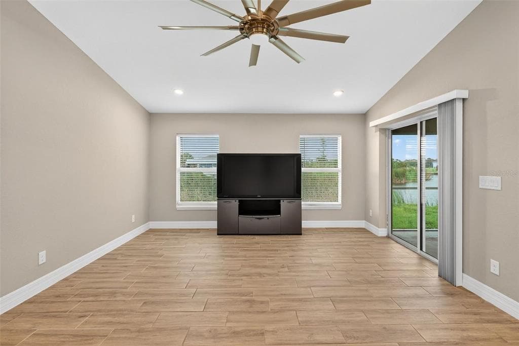14464 FORT MYERS AVENUE photo 24