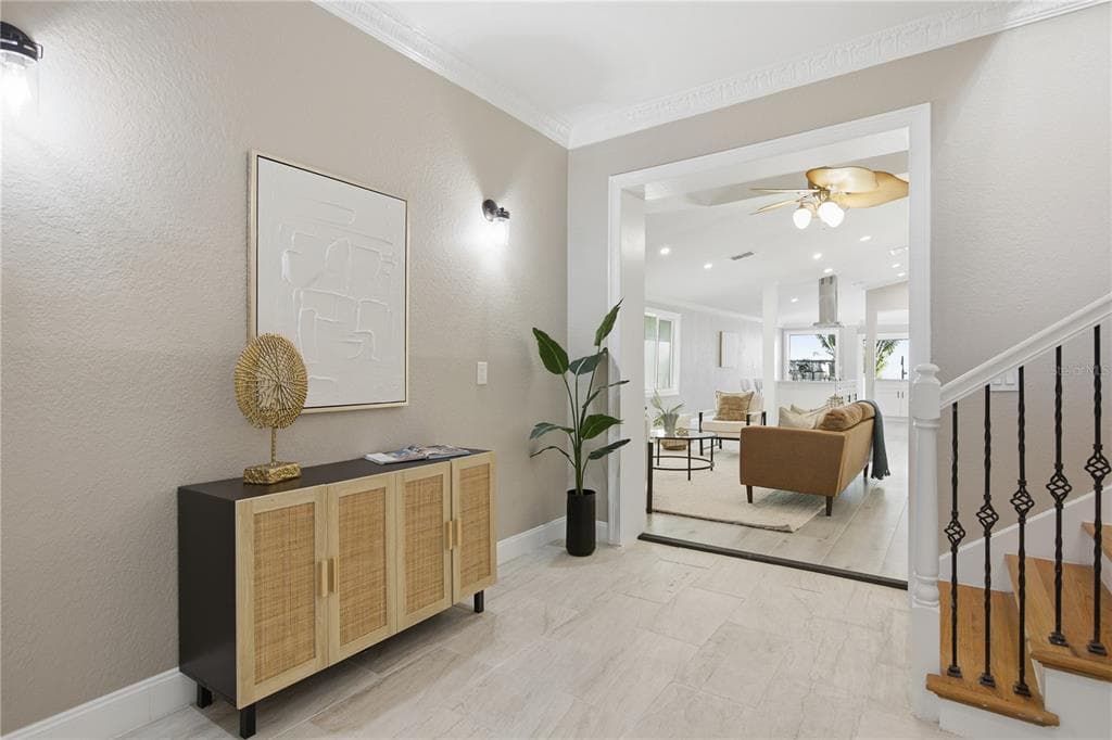 302 SHORE DRIVE photo 13