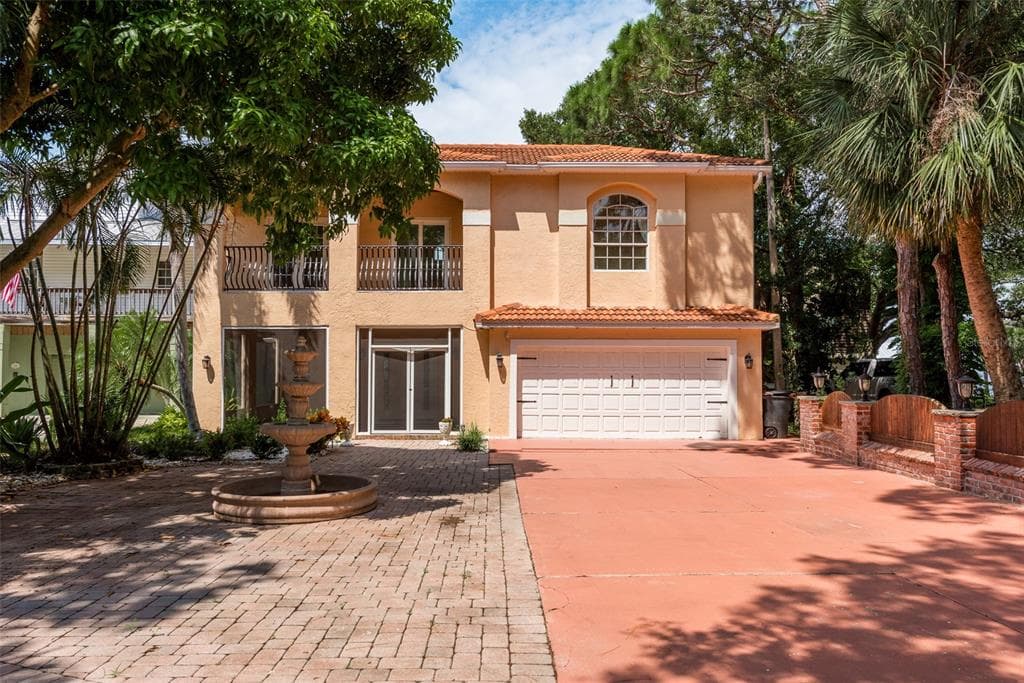 302 SHORE DRIVE 1