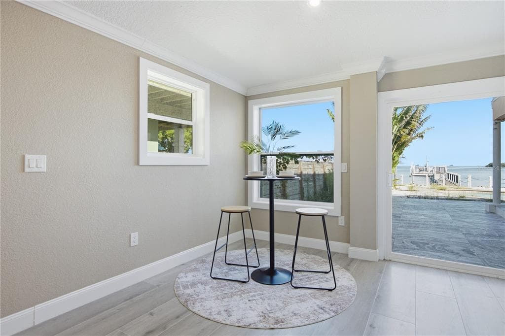 302 SHORE DRIVE photo 9