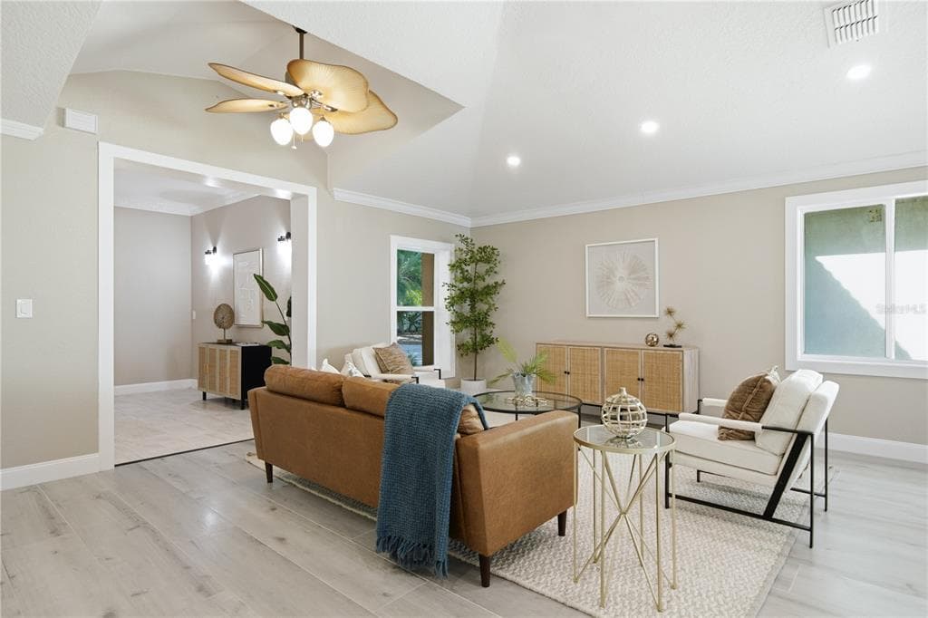 302 SHORE DRIVE photo 11