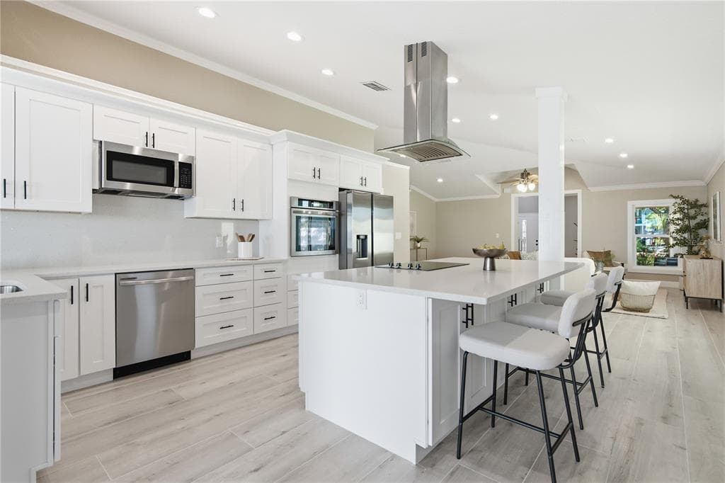 302 SHORE DRIVE 4