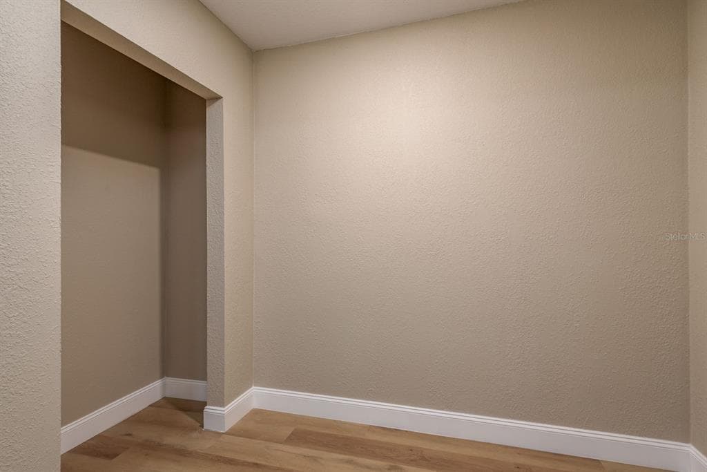 302 SHORE DRIVE photo 25