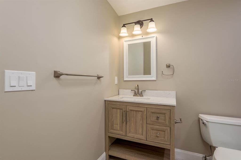 302 SHORE DRIVE photo 21