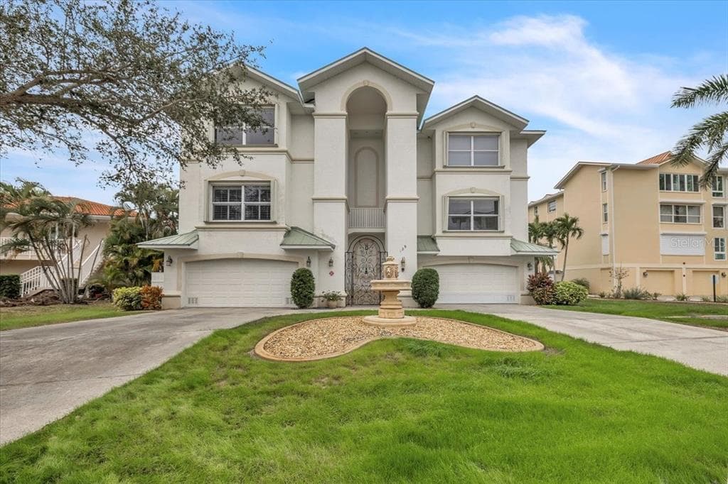129 BREAKERS COURT #121 2