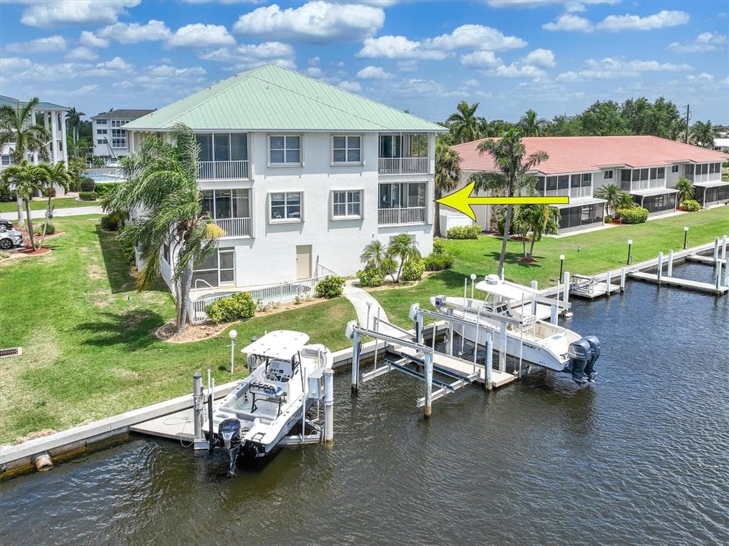 129 BREAKERS COURT #121 3