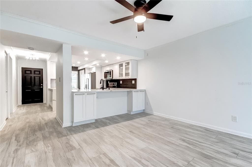 650 ISLAND WAY 106 photo 17