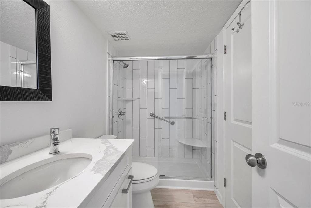 650 ISLAND WAY 106 photo 20