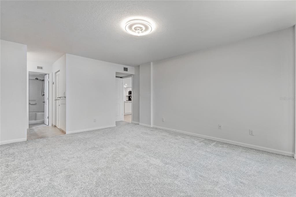 650 ISLAND WAY 106 photo 24