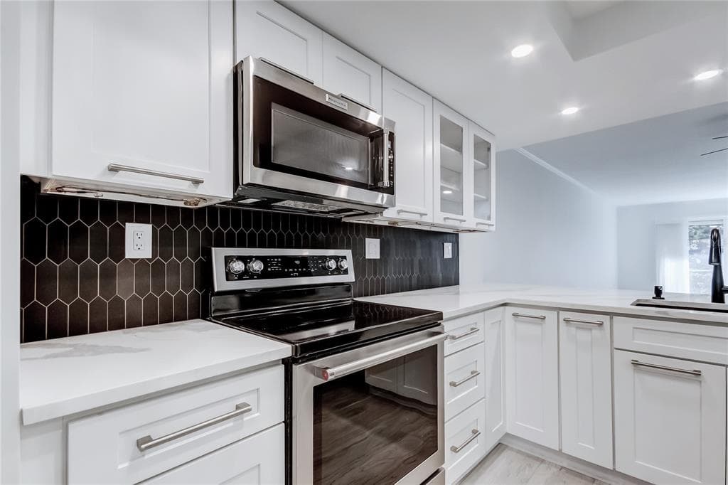 650 ISLAND WAY 106 photo 10