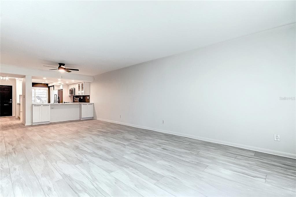 650 ISLAND WAY 106 photo 18