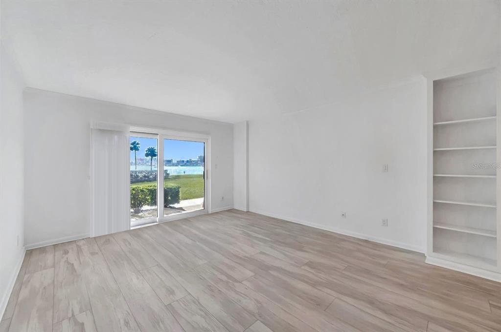650 ISLAND WAY 106 photo 19