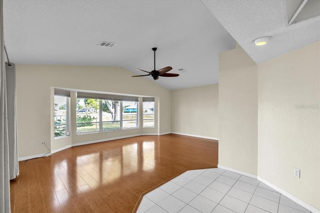 272 BROADMOOR LANE photo 23
