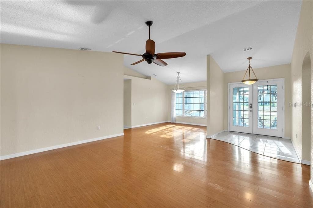 272 BROADMOOR LANE photo 13