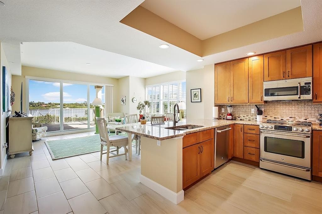19519 GULF BOULEVARD 206 photo 8