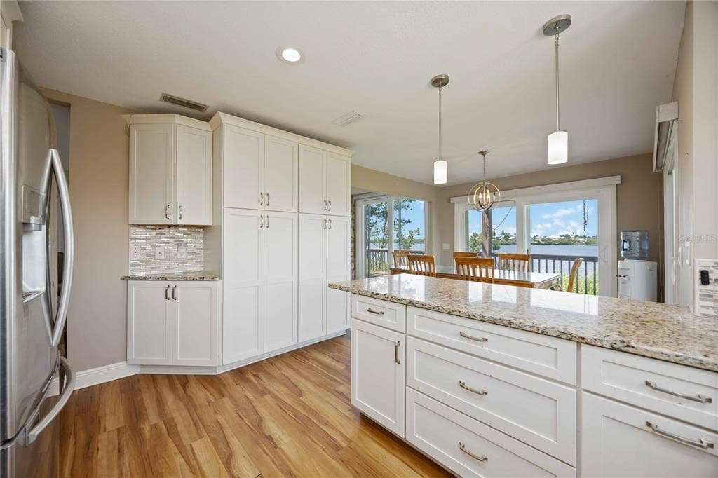 1470 BAYSHORE DRIVE photo 23