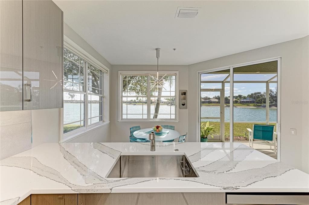 6527 MOORINGS POINT CIRCLE 101 photo 12