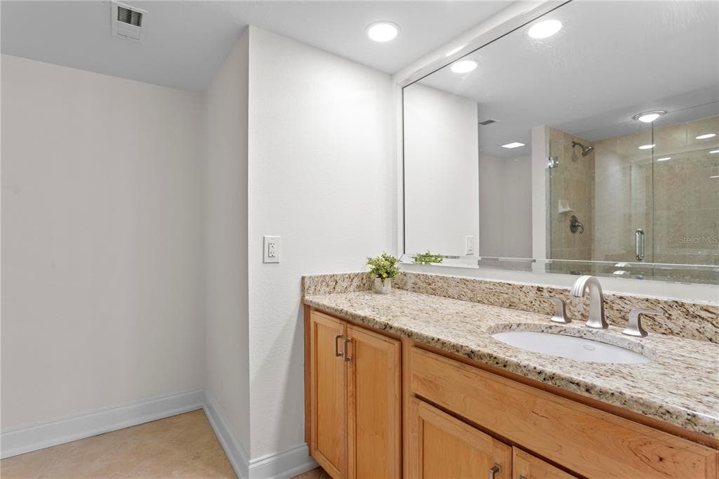 1430 GULF BOULEVARD 610 photo 16